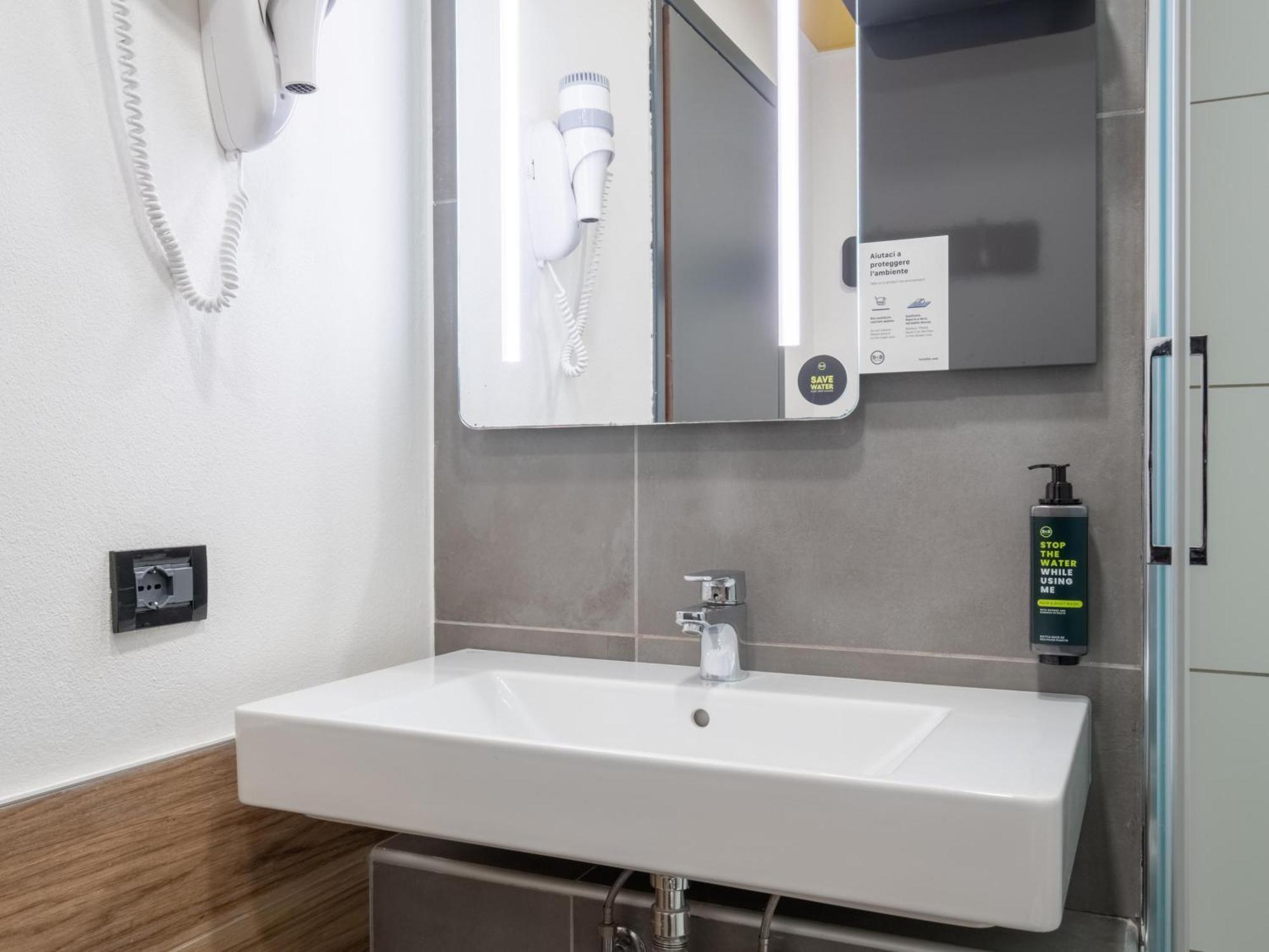 B&B Hotel Mantova San Giorgio di Mantova Buitenkant foto